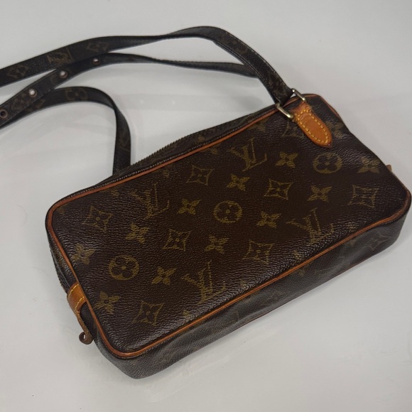 Louis Vuitton Handbags - Louis Vuitton Pochette Marley Bandoulière – Monogram - tear near zipper & strap